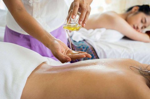 60 perces olajos thai masszázs 2 fő részére