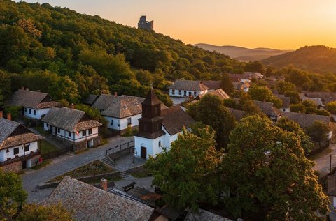 Hollókői kikapcsolódás eredeti palóc házban