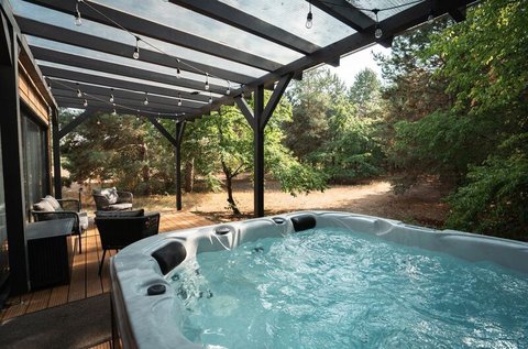 Exkluzív évkezdés az erdő ölelésében, Inárcson