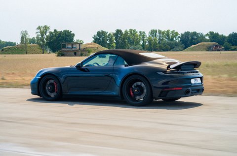 8 körös Porsche 911 Carrera GTS élményvezetés