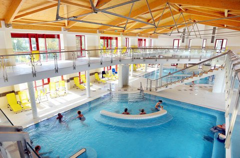 Páratlan fürdőzés Eger szívében