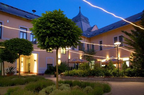 Hangulatos pihenés Gödöllőn, hétvégén is