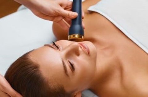 Ráncsimító, hidratáló Dermalift arckezelés