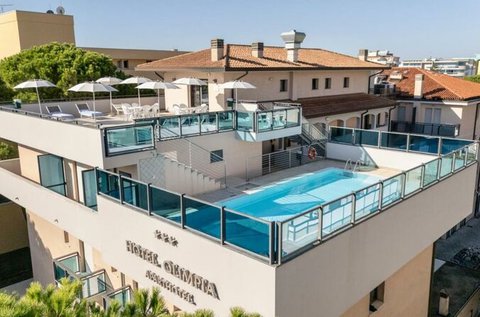 Tengerparti feltöltődés az olasz Adrián