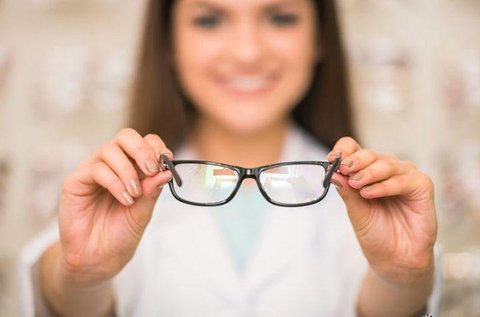 Komplett szemüveg vékonyított lencsével