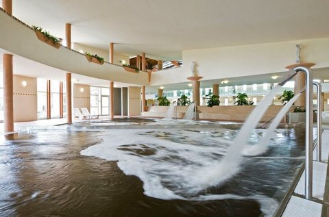 Gyógyító fürdőzés Martfűn