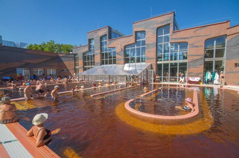 Élménydús fürdőzés Hajdúszoboszlón