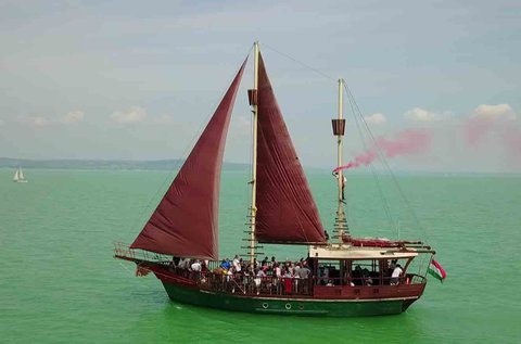60 perces sétahajózás a Balatonon