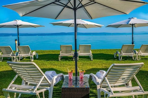 Hűsítő lazítás a Balaton partján, Siófokon