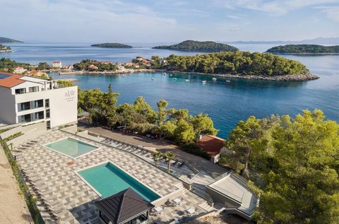 Nyári feltöltődés Korcula szigetén
