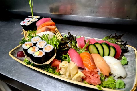 Sushi készítés lépésről lépésre, profi séffel